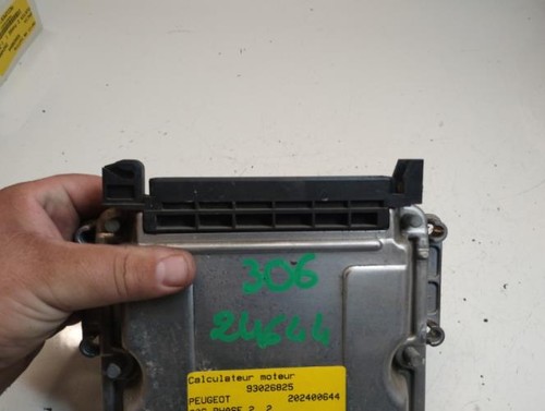 Calculateur moteur peugeot 306 - moteur,